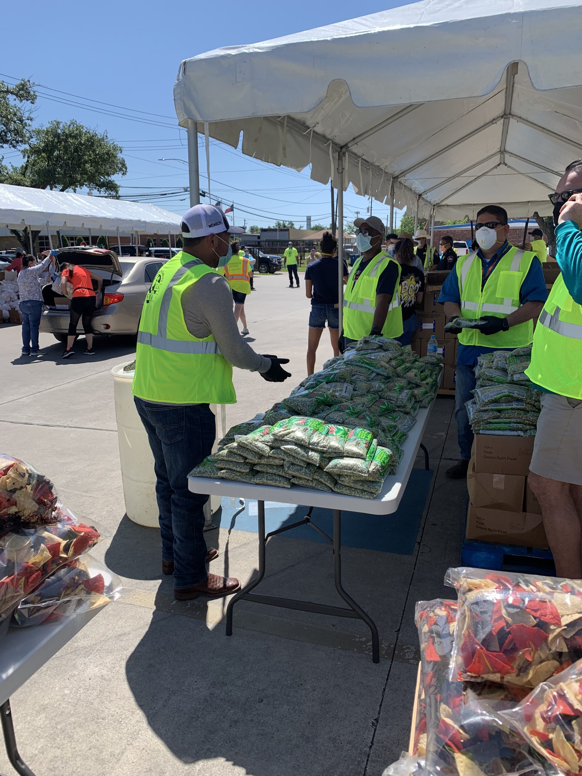 ILA Assists in Distributing Meals Across Houston SAGCD ILA
